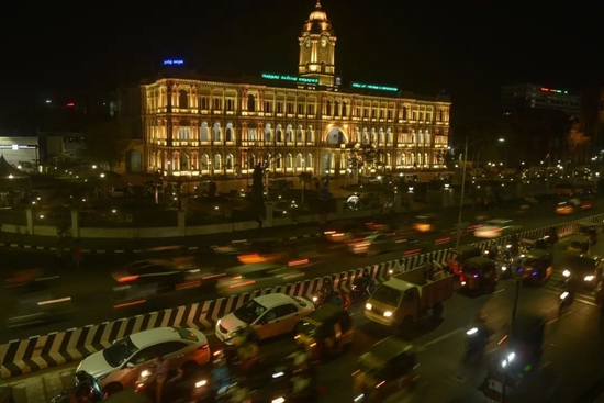 印度里彭大厦灯火通明