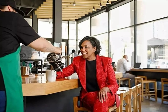 罗兹·布鲁尔（图源：Sara Stathas）