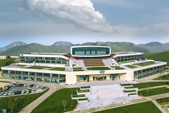 君乐宝乳业集团奶业创新研究院。（资料照片）