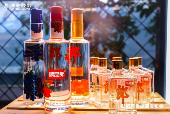 小郎酒——小瓶白酒第一，顺品郎——都市光瓶酒旗帜