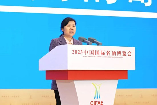 王莉作主旨演讲