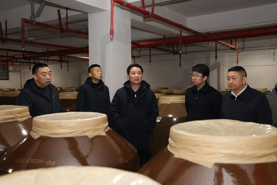 丁雄军调研勾贮车间酒库消防安全