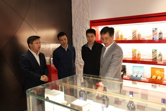 高山了解茅台家族产品展陈情况