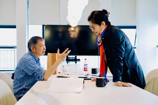  王坚院士与《财经智库》的对话。摄影/李君
