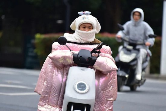 2025年10月20日，受较强冷空气影响，安徽阜阳市降温明显。