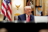 特朗普宣布美军将建造“特朗普级”战舰：首舰将名为“无畏”，设想总共建造20至25艘该型战舰