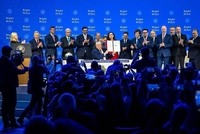 牛弹琴：特朗普又要干一件大事，世界三个没想到