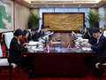 丁向群会见澳门特区政府经济财政司司长吴惠娴