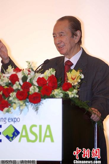  资料图：2009年亚洲国际博彩博览会（G2E Asia）6月3日在澳门开幕。图为何鸿燊在开幕式上发表主题演讲。中新社记者 毕永光 摄