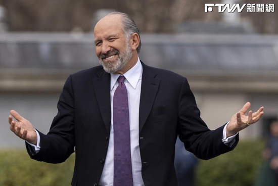 美国商务部长：之前对中国封锁力度不够 导致中国从ASML手中囤积了大量制造设备 他们正在扩充成熟芯片的产能（万万没想到）美国商务部访问中国，