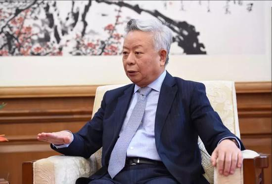 亚投行行长金立群