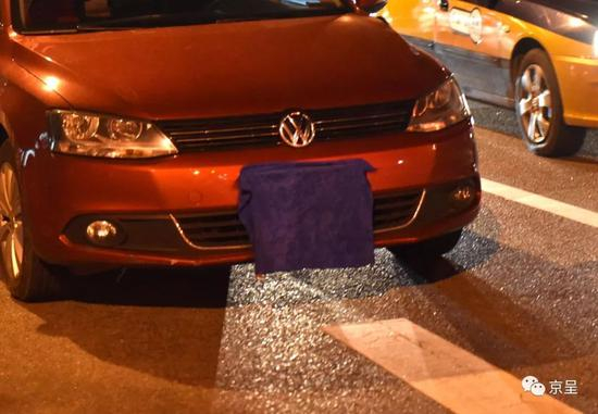 黑车用毛巾遮挡号牌