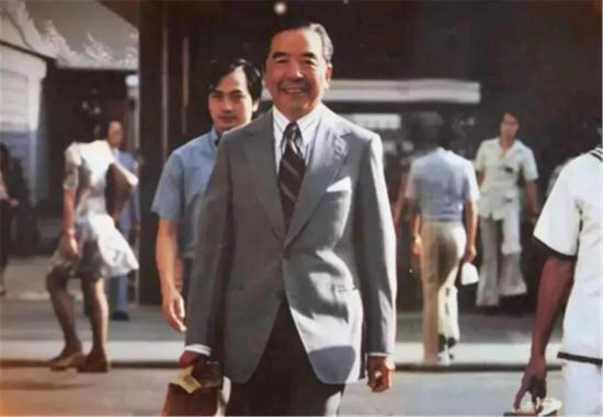 封面题图|包玉刚