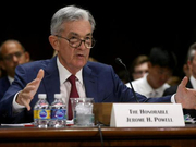 美联储内部分歧严重之际，鲍威尔何以促成降息共识？