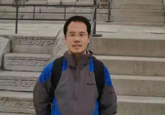 赵英：法学博士，经济学博士后，曾任职于原国务院法制办公室，现任网联清算有限公司法务部负责人。研究方向为民商法及支付清算法律监管制度。