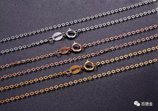  颜色多样的K金饰品