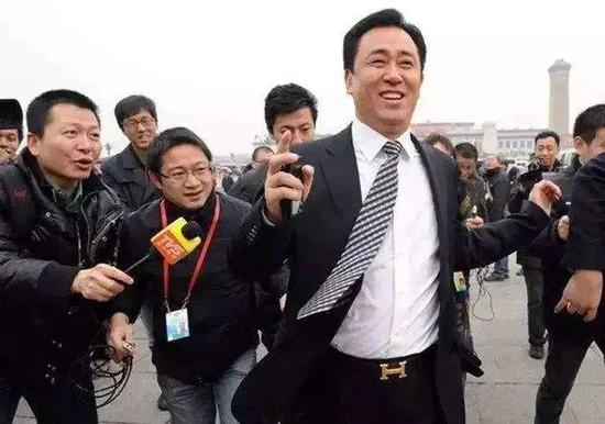 图：许家印在“两会”上