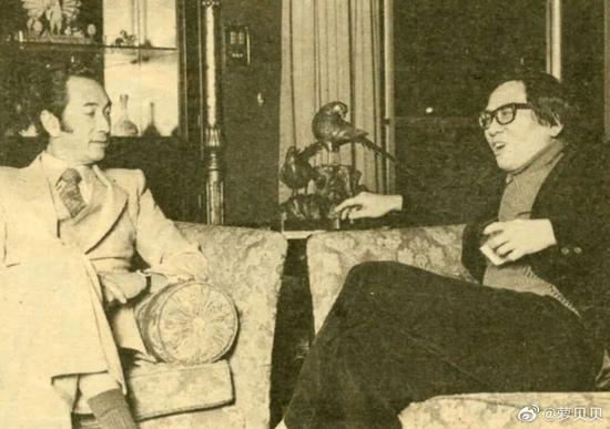 （1979年，黄霑代表《民报周刊》采访何鸿燊，图片来源见水印）