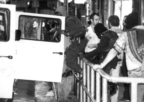 行动中的飞虎队，跑马地，1985年