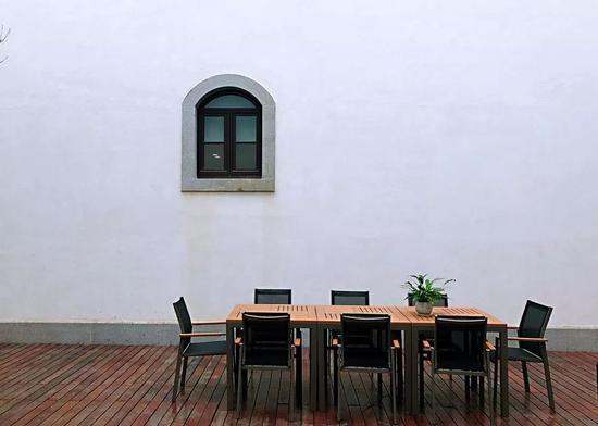 通过水动力旋转的网红雕塑。