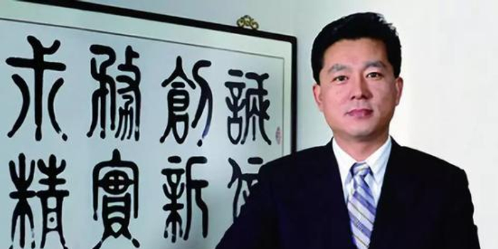 中海郝建民履新岁宝百货 2400万年薪背后的地产心思