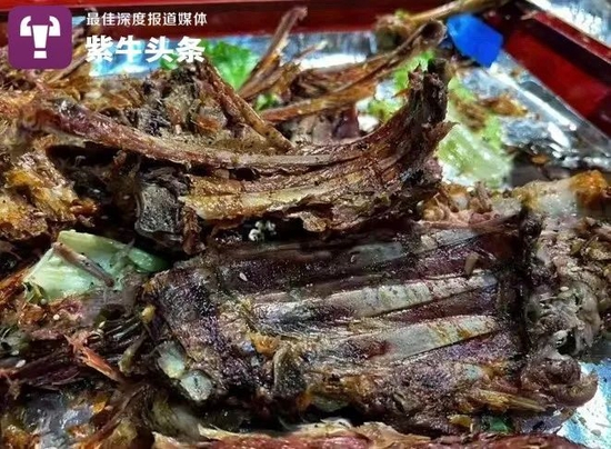 韩先生拍摄的店里的烤全羊