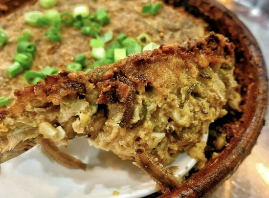 老广入秋的仪式感：吃过瓦钵焗禾虫 图源：微博截图