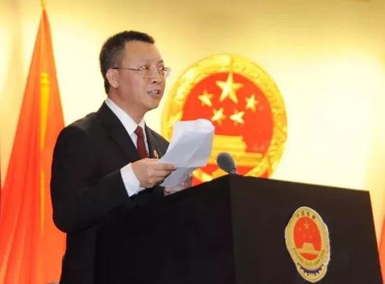 　△最高检反贪污贿赂总局二局副局长王利民代表转隶同志发言