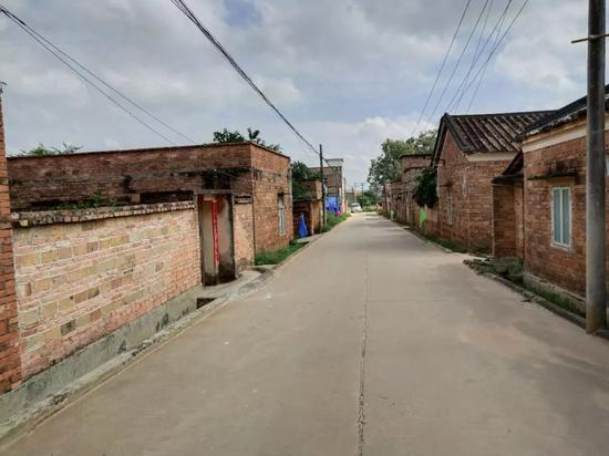 　官湖旧村。摄影：田甜