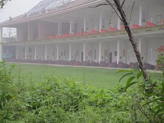 高尔夫球场里的发球区 &nbsp;中房报记者 向军 ∕ 摄