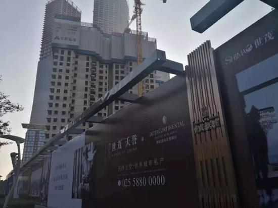 建设中的总价地王世茂天誉 &nbsp; &nbsp;&nbsp;中房报记者 &nbsp; 樊永锋 &nbsp;∕ &nbsp;摄