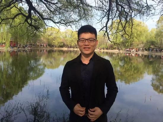 问：当时三点钟社群中谁的观点最有意思？