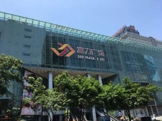 ↑深蓝君实地探访，富力广场外部