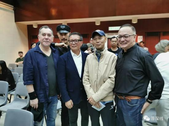 陈慎芝与香港许多演艺界明星熟悉，这是其在李兆基葬礼吊唁现场与罗家英、徐锦江等香港明星的合影。 &nbsp; &nbsp;&nbsp;&nbsp;&nbsp;《等深线》记者 &nbsp;周远征 摄影