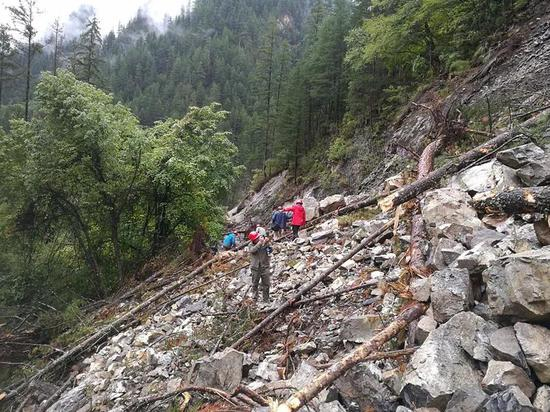▷震后景区内的一处修复点