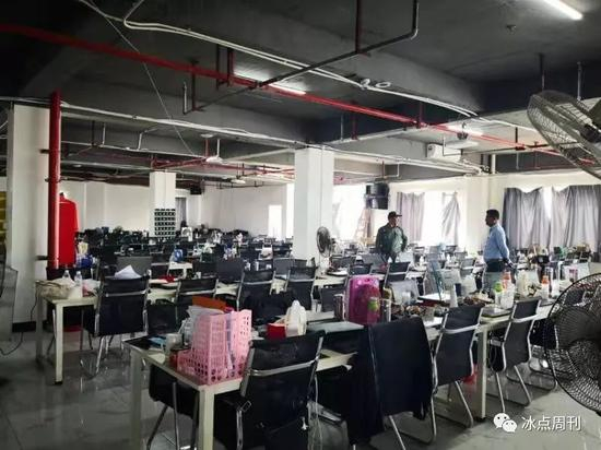 警方清查电信诈骗嫌疑人的作案窝点