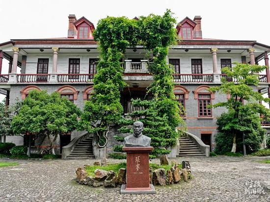 △清末民初时期提出“实业救国”主张的张謇，被习近平称为爱国企业家的典范。这是他在江苏南通的故居。