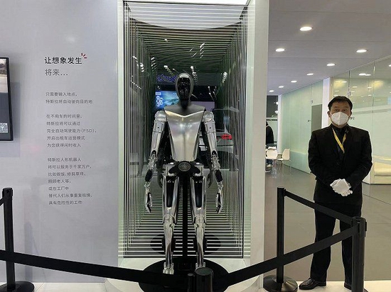特斯拉人形机器人Tesla Bot。图片拍摄：周姝祺
