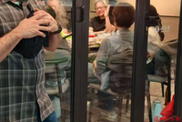 黄仁勋现身深圳，7个人吃了顿800元的牛肉火锅