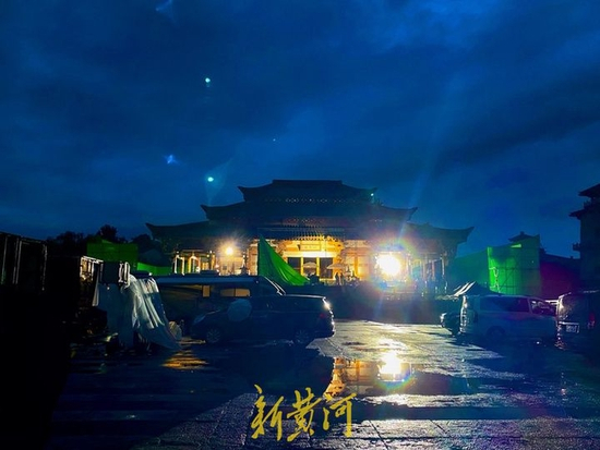 横店的夜戏拍摄 受访者供图