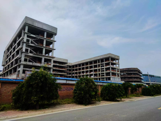 　已停工数月的人大附中大厂校区项目。崔军民/摄