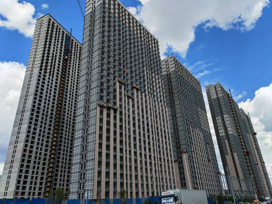 哈尔滨华鸿金色纽约复工现场。王迎超/摄