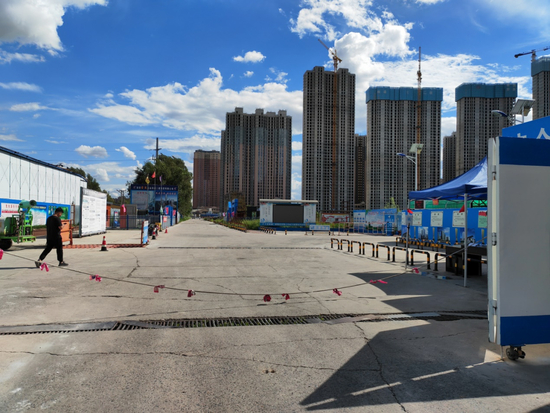 华鸿金色纽约项目华鸿金色纽约项目大部分楼已经封顶。高中华/摄