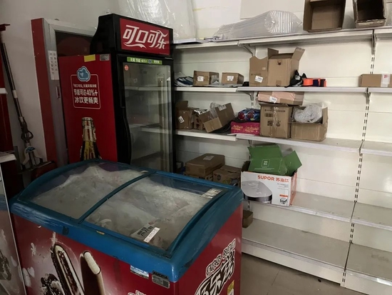 蒋华华的便利店兼做社区团购站点 乔心怡/摄