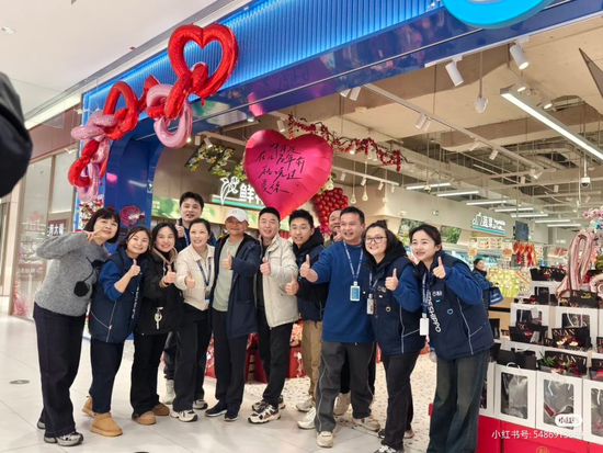 ▲2月13日，马云现身长沙县盒马鲜生星沙万象汇店。