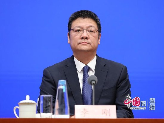商务部市场运行和消费促进司司长李刚。