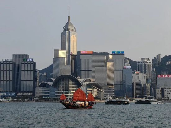 香港维多利亚港，成孟琦/摄