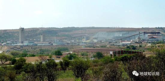 （姆波尼格金矿，图片来自wikipedia@JMK）