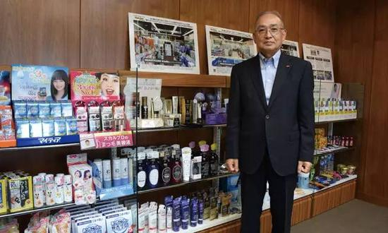 株式会社松本清社长成田一夫瞄准海外顾客的“时间”制定销售策略。