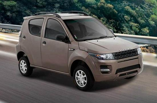 S325是由河北御捷汽车推出的小型电动SUV车型，其车头以及汽车尾灯几乎完全照搬了路虎揽胜极光，但是车身比路虎要高。